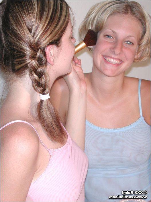 20P Pictures of XXX Raimi making out with her girlfriend