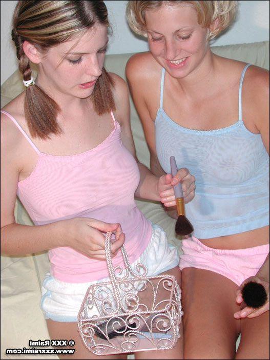 20P Pictures of XXX Raimi making out with her girlfriend
