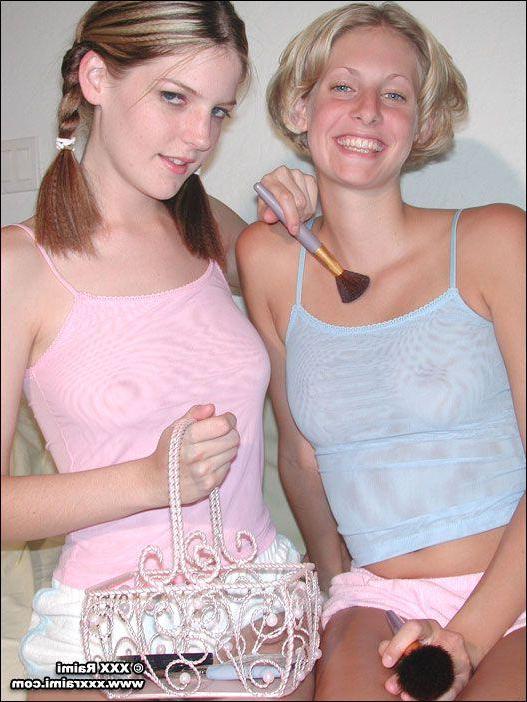 20P Pictures of XXX Raimi making out with her girlfriend