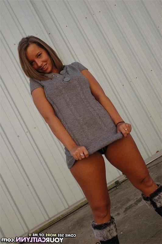 15P Pictures of teen amateur Your Caitlynn showing off in her underwear