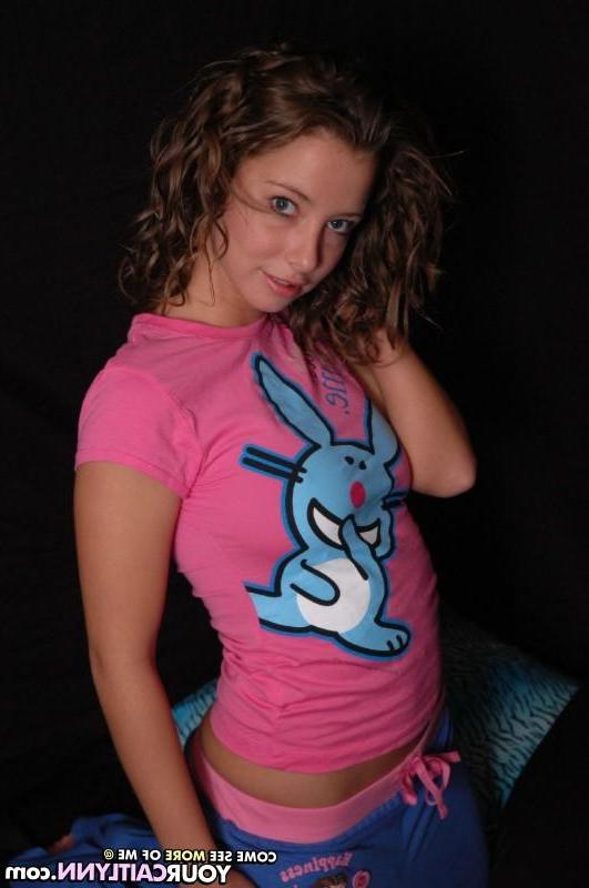 15P Pictures of teen girl Your Caitlynn slowly taking off her clothes