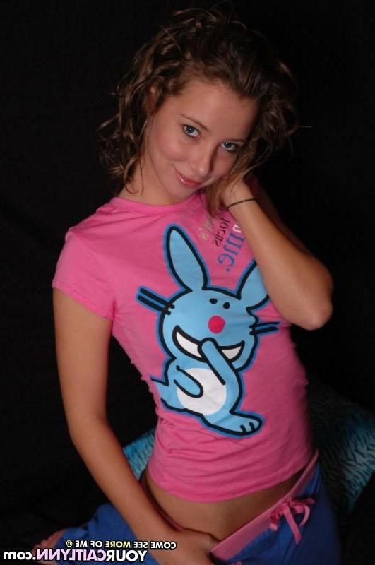 15P Pictures of teen girl Your Caitlynn slowly taking off her clothes