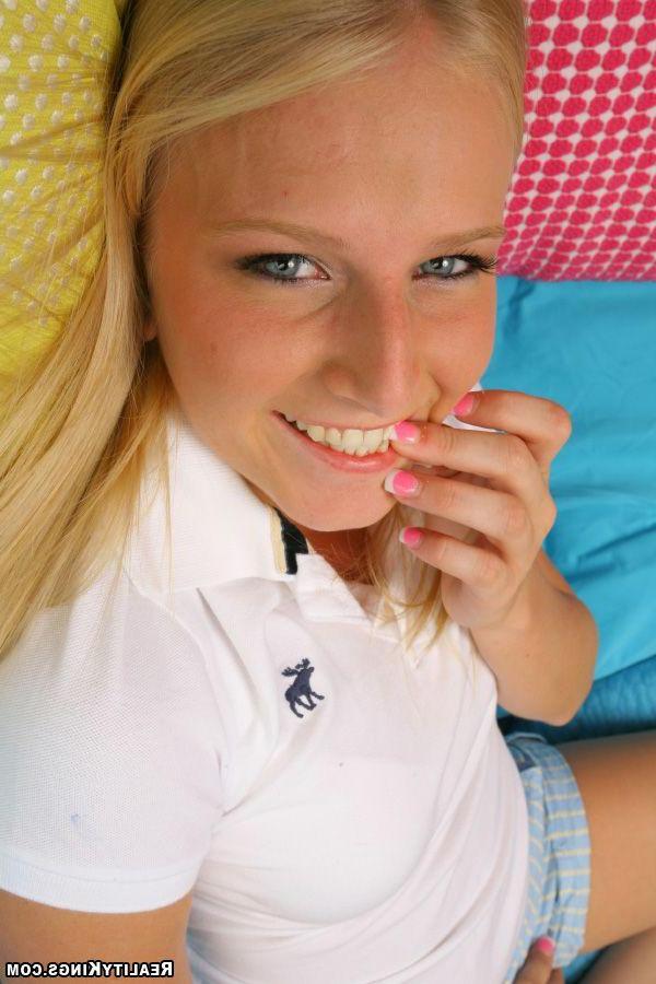 20P Pictures of a hot teen girl getting fucked hard