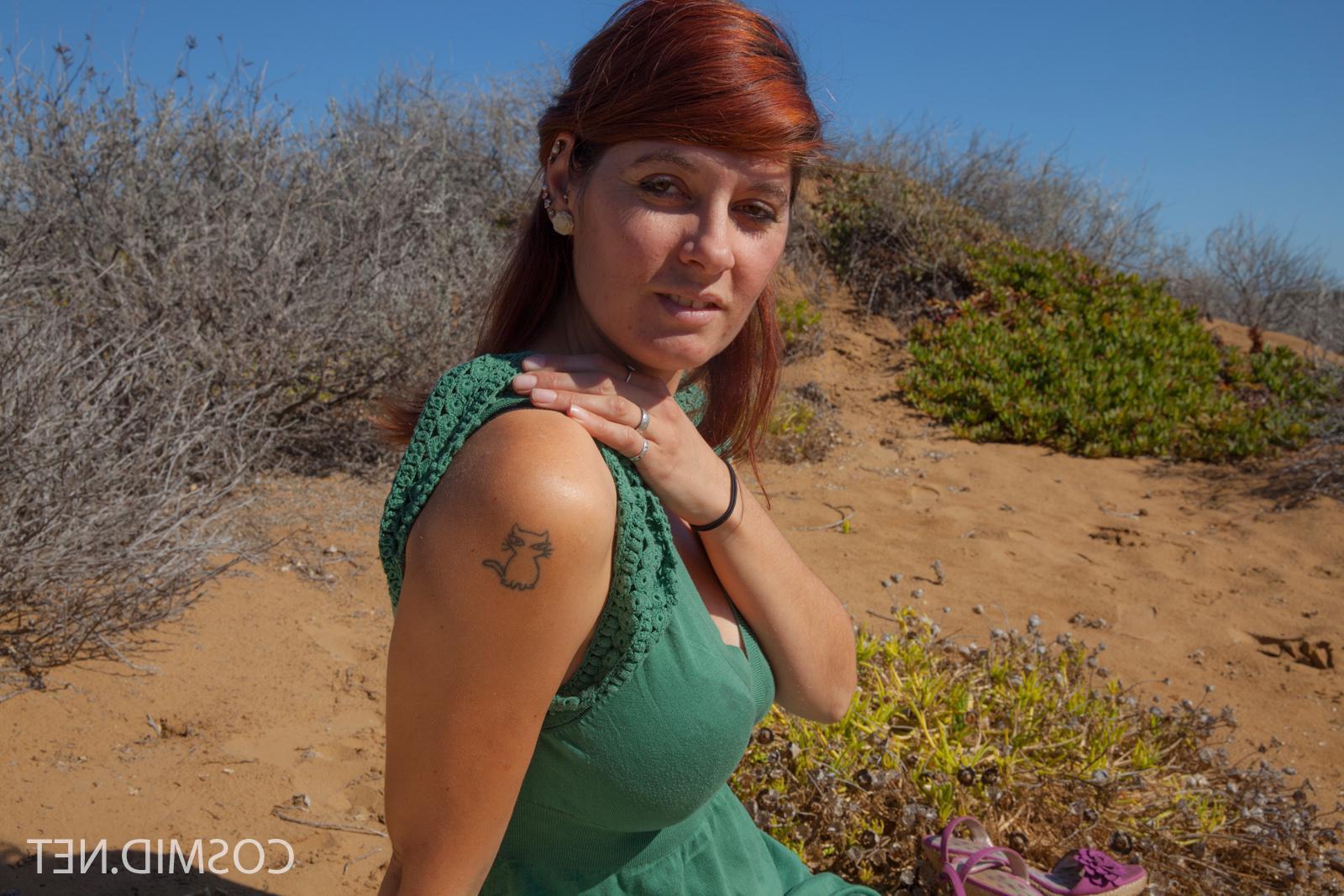 16P Redhead girl Ashlyn Brooks invites you on a private picnic on the beach