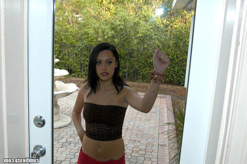 20P Pictures of Jewel getting her tight holes fucked hard