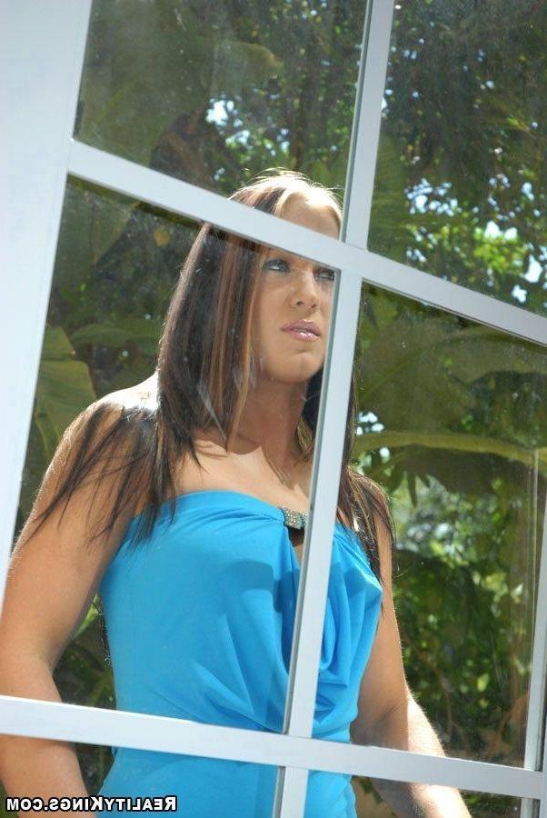 20P Pictures of a horny slut getting fucked hard