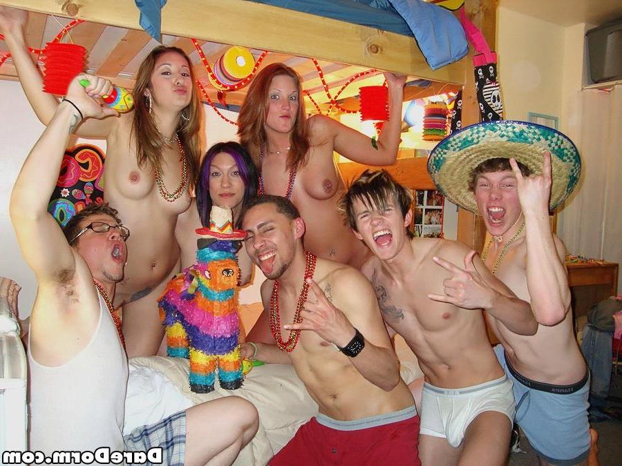 12P Horny college girls get their fuck on in the dorm room