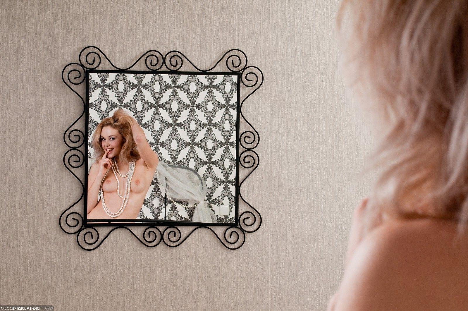 17P Pictures of a stunning blonde girl naked for you