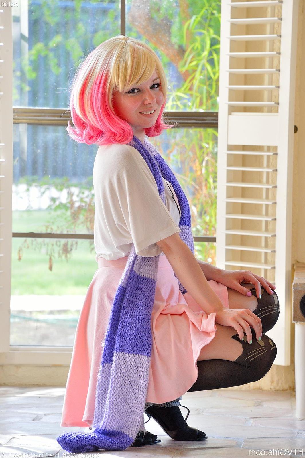 16P Blonde anime cosplayer Astrid strips and gets naughty for you