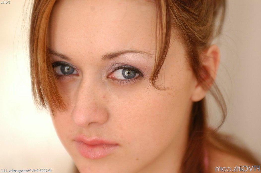 20P Pictures of teen girl Karlie being naughty after class