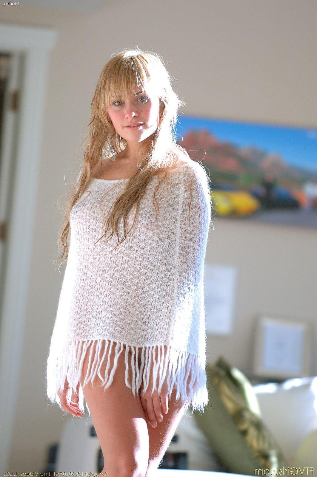 16P Pictures of FTV girl Marina showing how she has fun