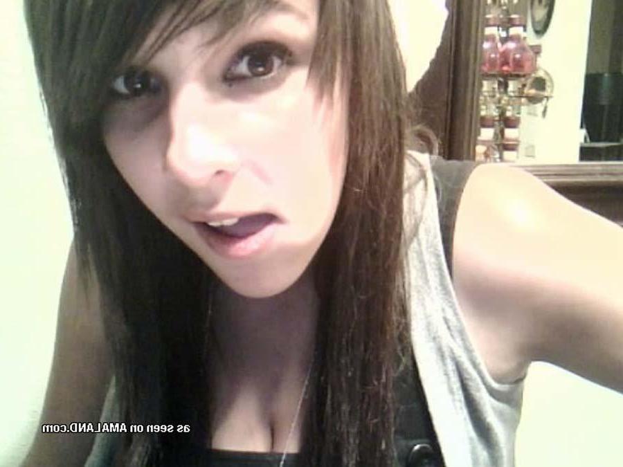 15P Pictures of a gorgeous girlfriend taking pics of herself