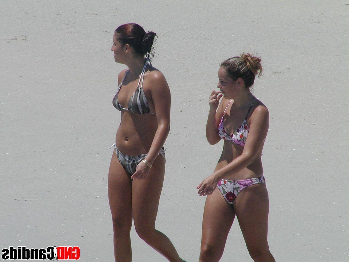 12P Pictures of sexy teen girls on beaches
