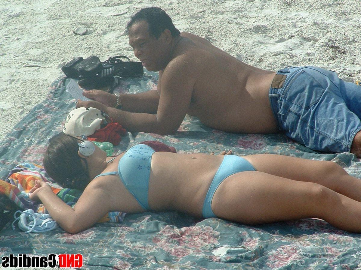 12P Pictures of bikini teens on a beach