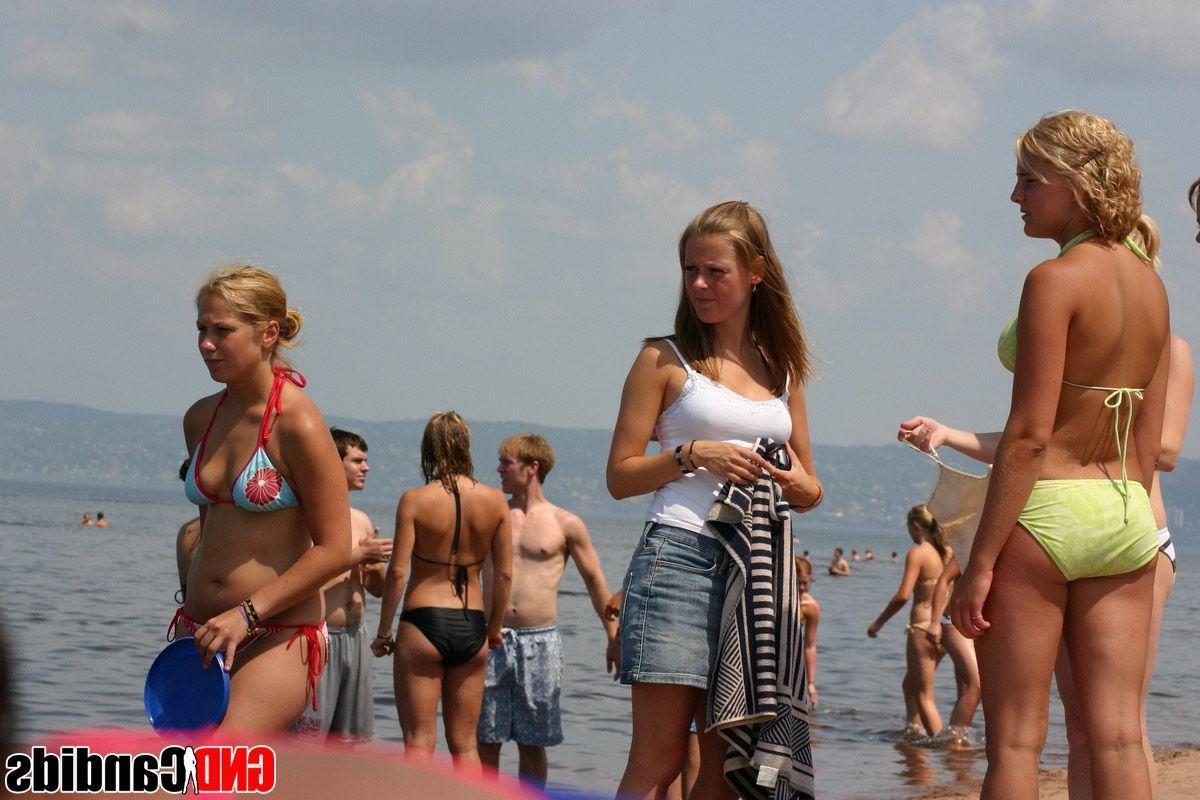 12P Pictures of hot bikini teens caught on camera