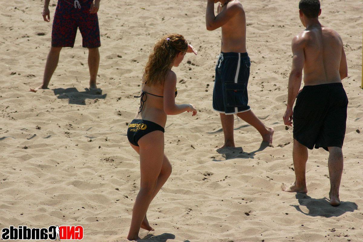 12P Pictures of hot bikini teens caught on camera
