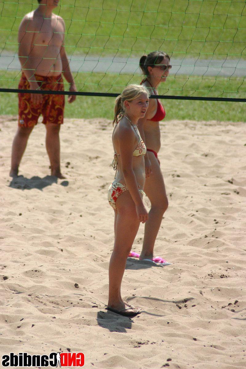 12P Pictures of hot bikini teens caught on camera