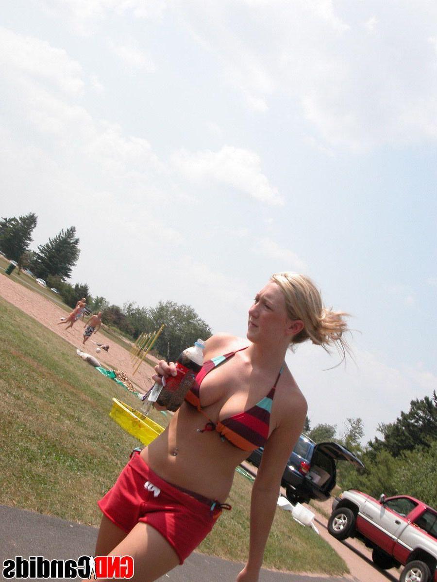 12P Pictures of sexy teen girls in bikinis