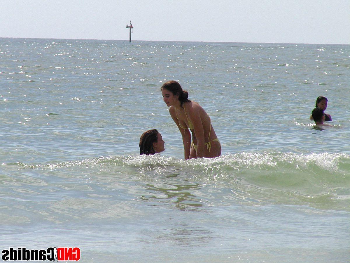 12P Pictures of bikini teens caught on camera