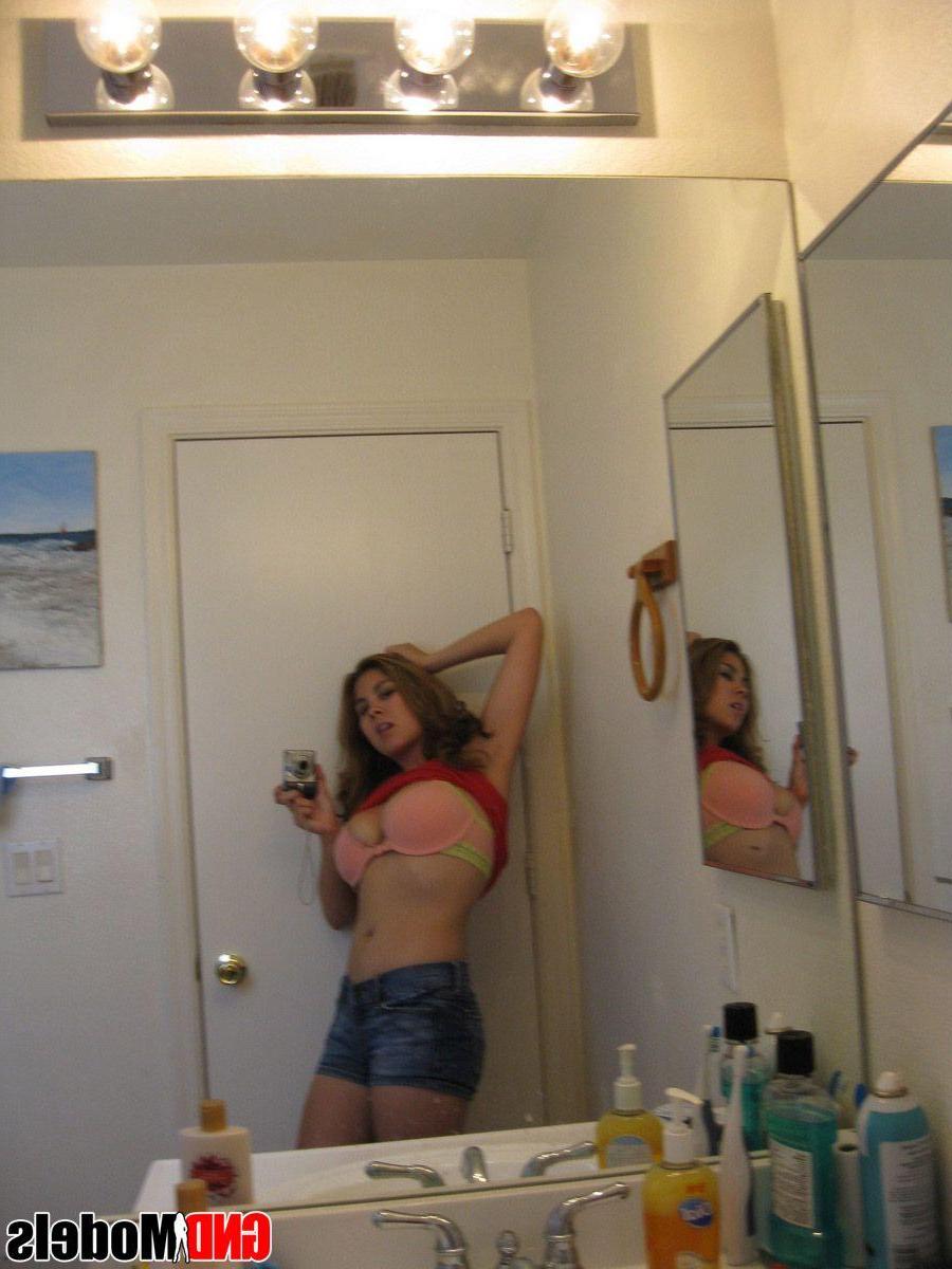 12P Pictures of a hot girlfriend taking pics of herself