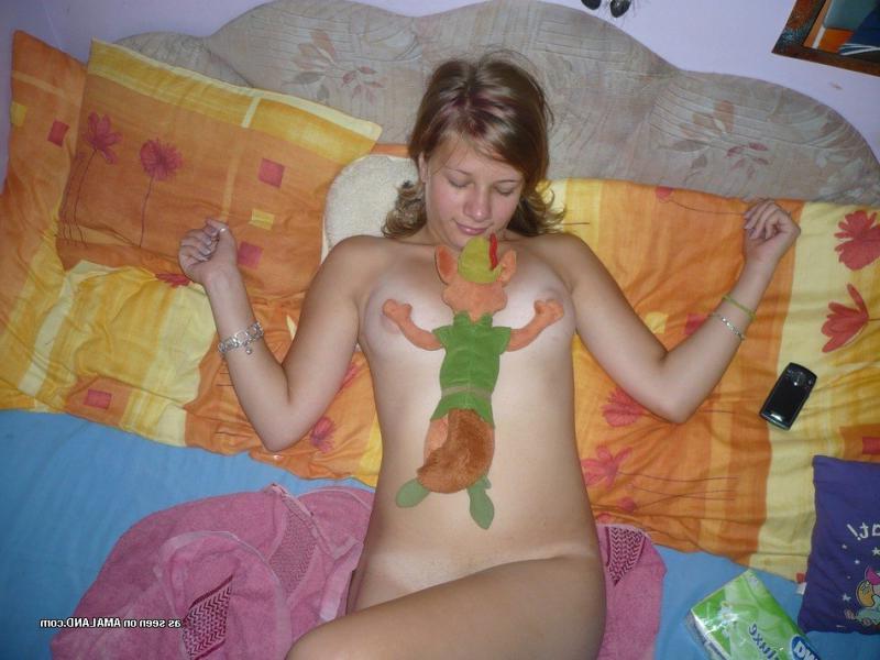 15P Assorted cumshot pictures of an amateur girlfriend
