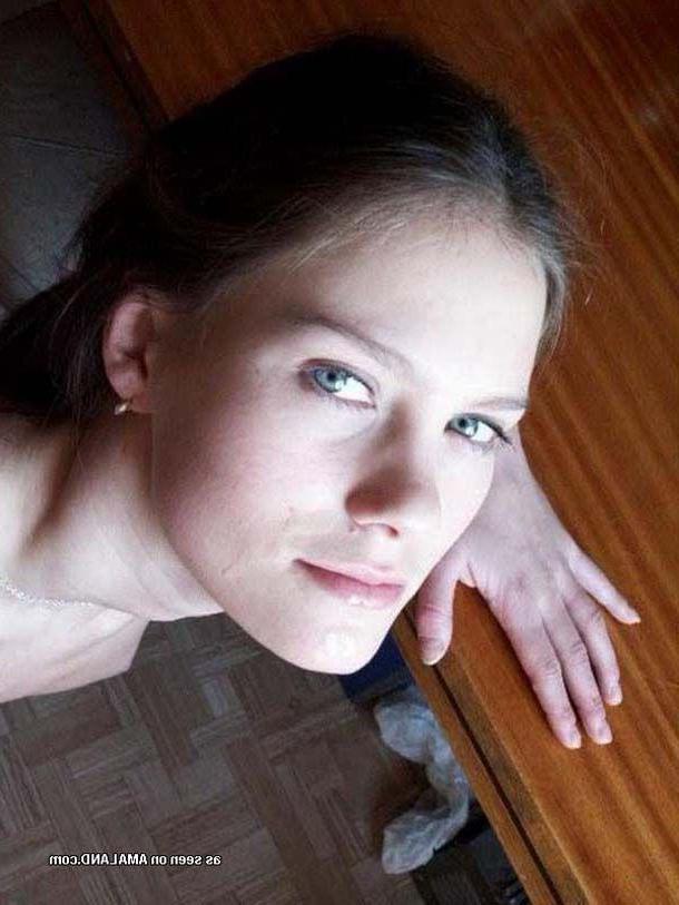 15P Pictures of a hot and horny girlfriend loving the jizz