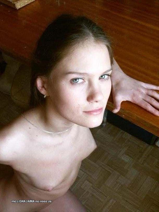 15P Pictures of a hot and horny girlfriend loving the jizz