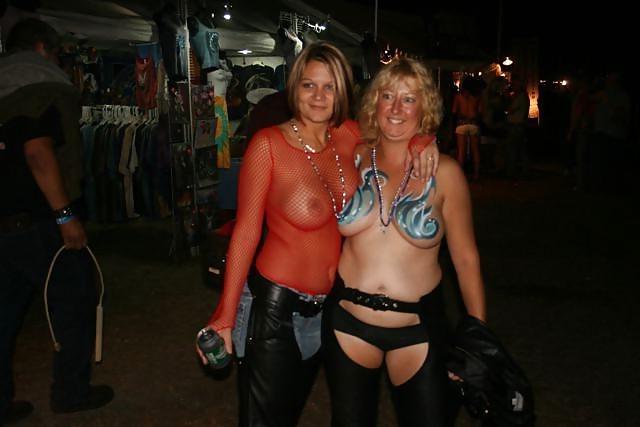 25P Hot Biker Bitches