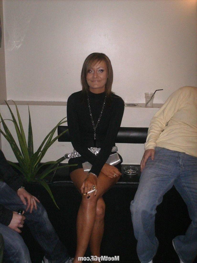 16P Pictures of a naughty girlfriend being kinky