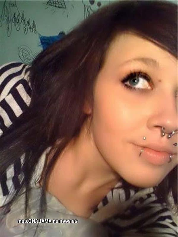 16P Pictures of a rocker GF with facial piercings