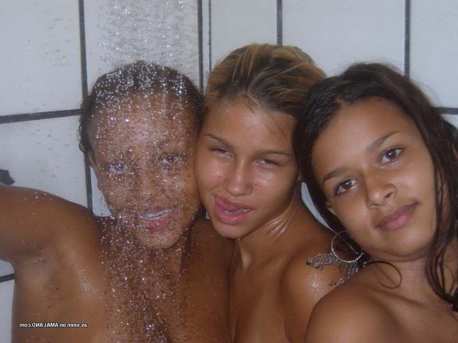 15P Pictures of hot teen girls playing with their pussies