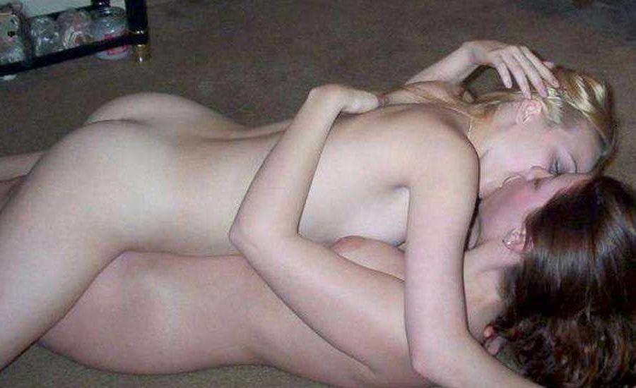 15P Pictures of hot teen girls going at it