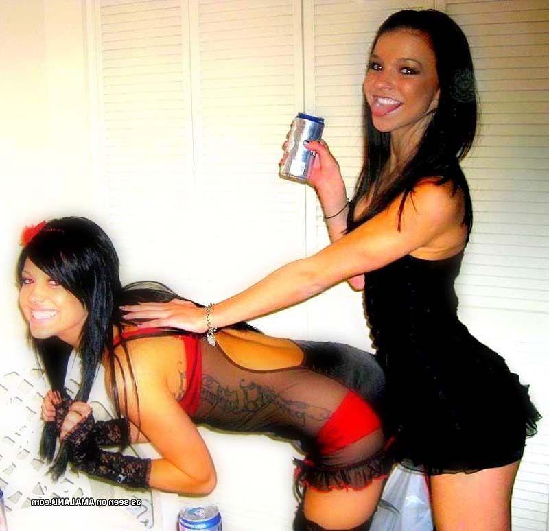 15P Pictures of hot teen girls getting it on