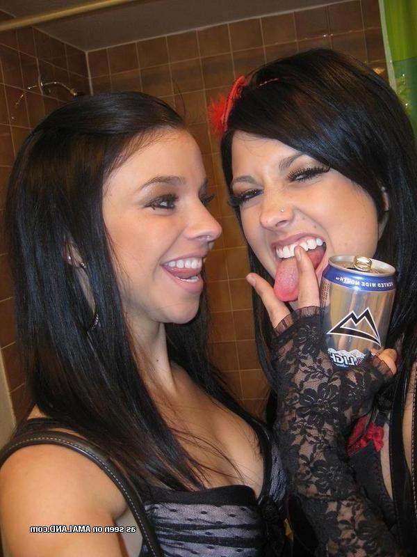 15P Pictures of hot teen girls getting it on