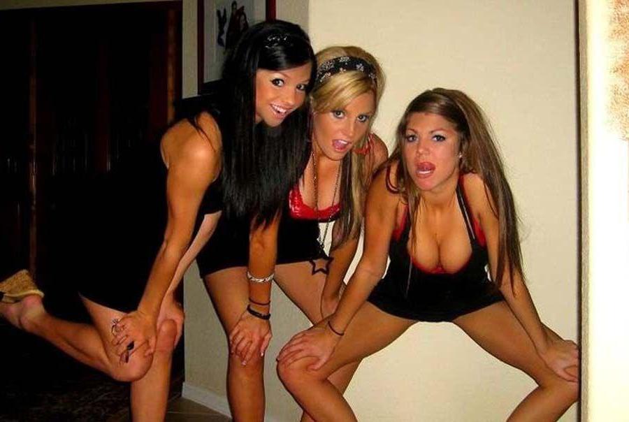 15P Pictures of hot teen girls getting it on