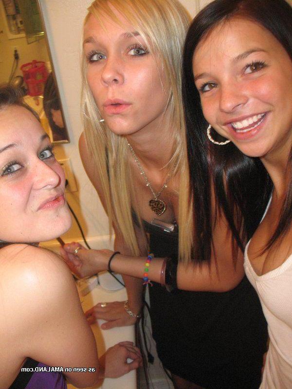 15P Pictures of hot teen girls getting it on