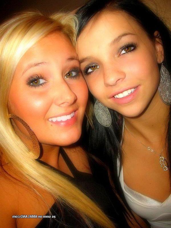 15P Pictures of hot teen girls getting it on