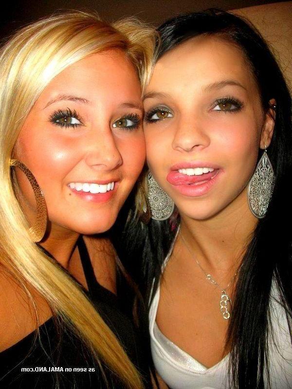 15P Pictures of hot teen girls getting it on