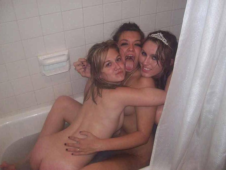 16P Pictures of hot teen girls going lez