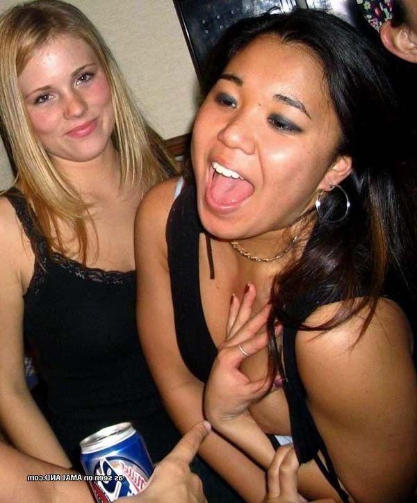 15P Pictures of hot college girls going wild