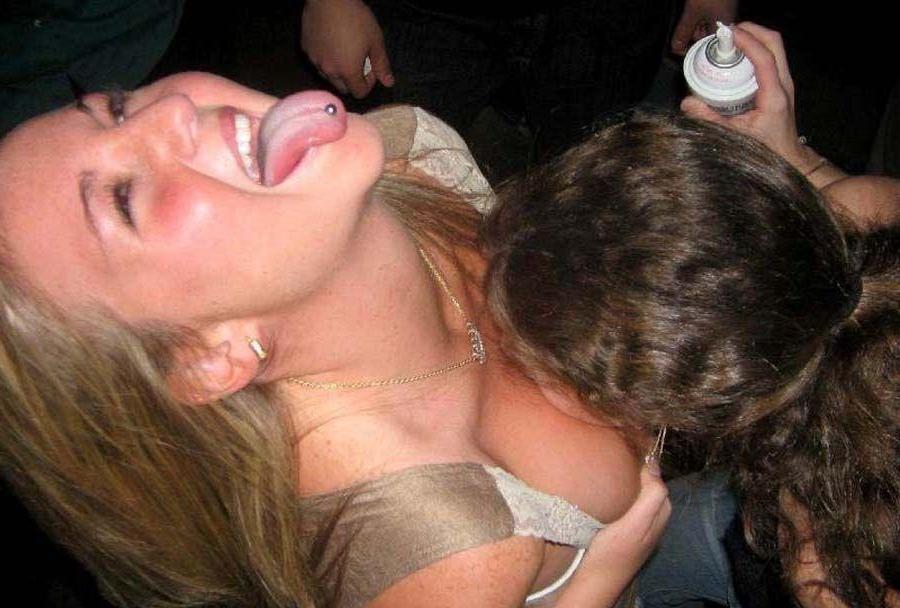 15P Pictures of hot college girls going wild