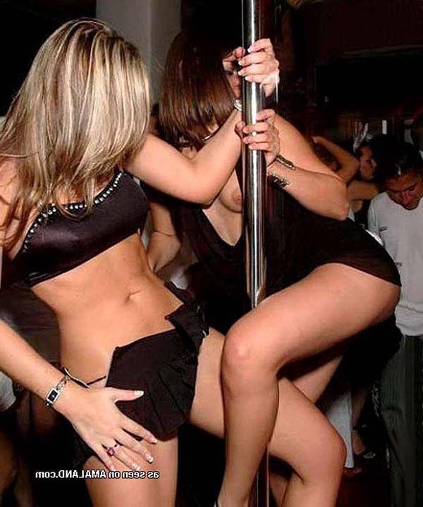 15P Pictures of hot college girls going wild