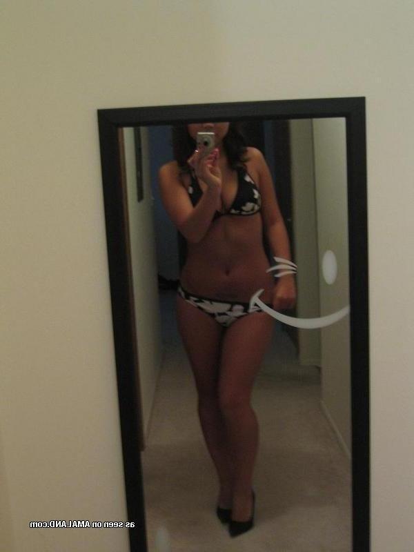 14P Tattooed non-nude girlfriend camwhoring at home