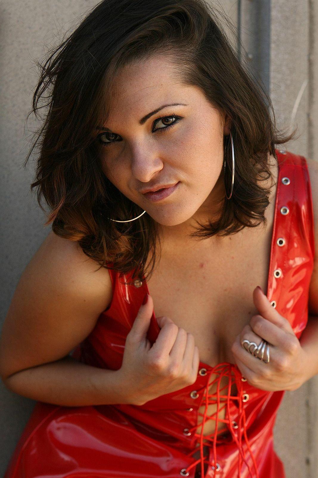 13P Pictures of a stunning brunette teen getting naked for you