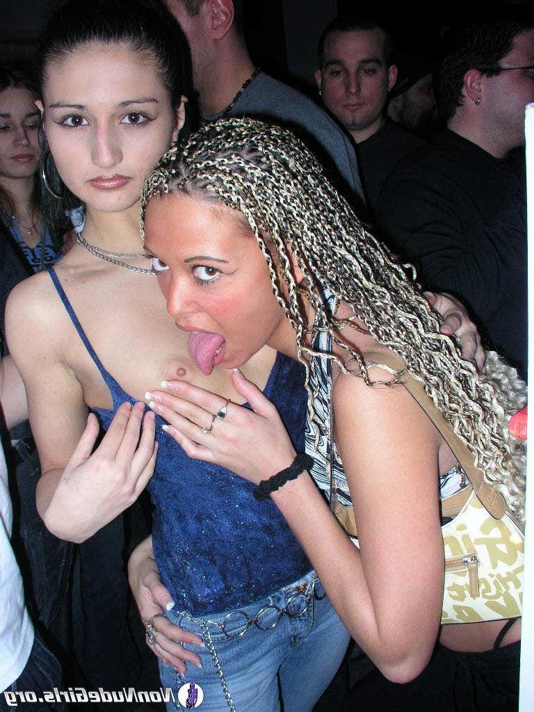 17P Pictures of wild girls showing their hot bodies