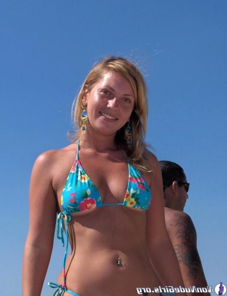 19P Pictures of hot coeds slutting out in bikinis
