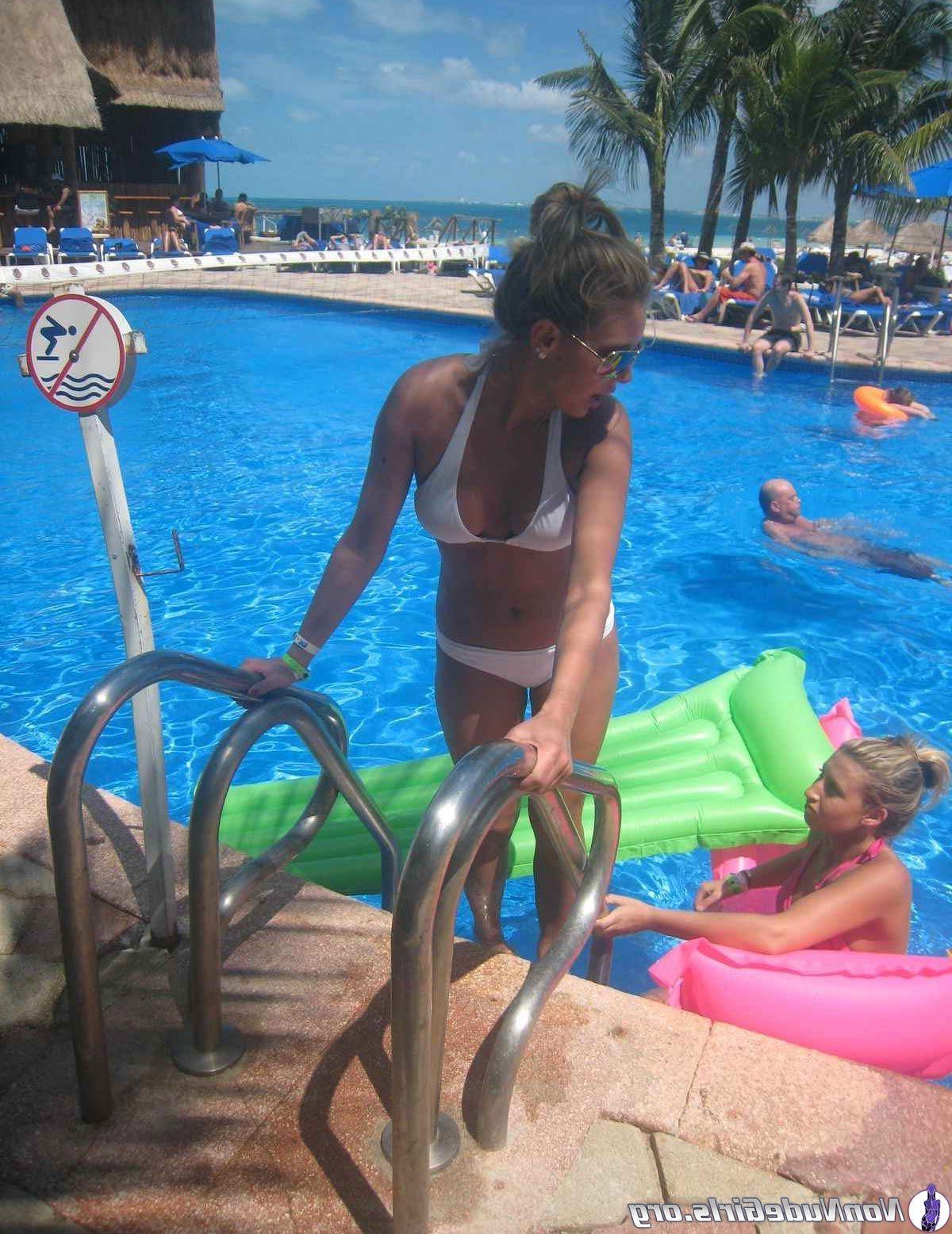 19P Pictures of hot coeds slutting out in bikinis