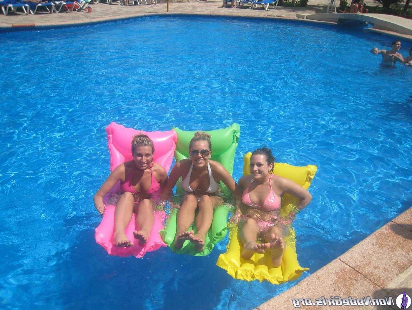 19P Pictures of hot coeds slutting out in bikinis