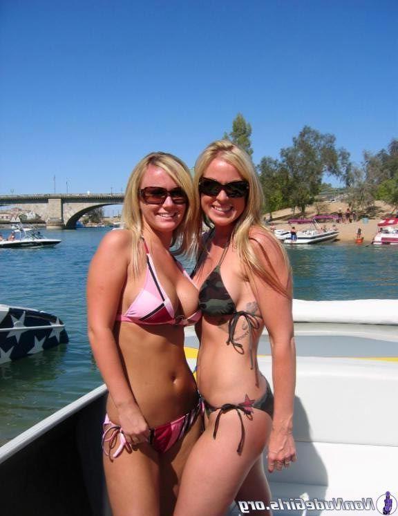19P Pictures of hot coeds slutting out in bikinis