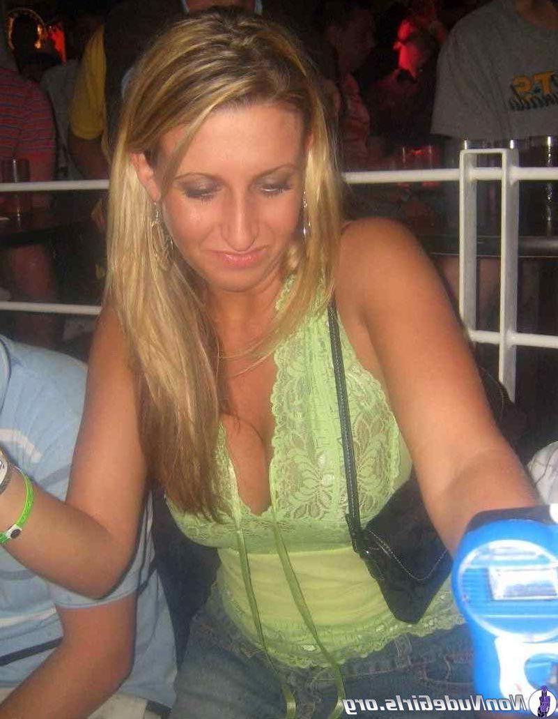 19P Pictures of hot coeds slutting out in bikinis
